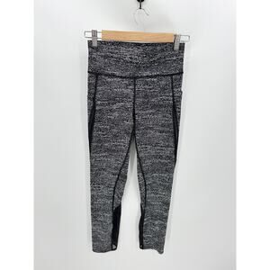 Lululemon Pace Perfect Air Time White Black 7/8 Tight‎ Leggings Women's Size 6
